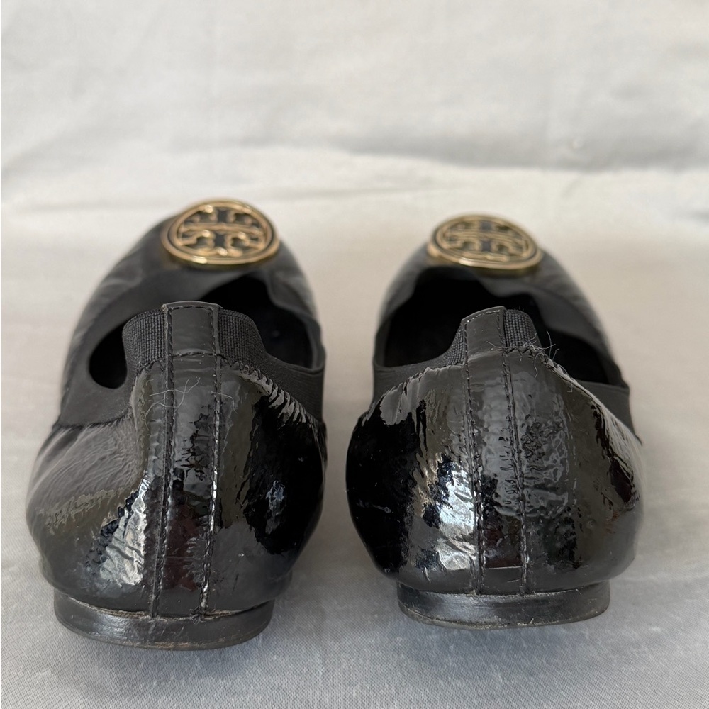 Tory Burch Size 8.5 Black Caroline Patent Leather Workwear Flats - Picture 5 of 9